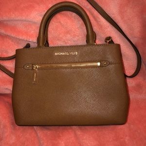 Michael kors crossbody